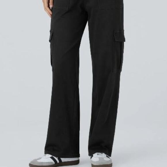 Halara Flex Mid Rise Multiple Pockets Straight Leg Stretchy Knit Cargo Jeans NWT - Picture 5 of 5